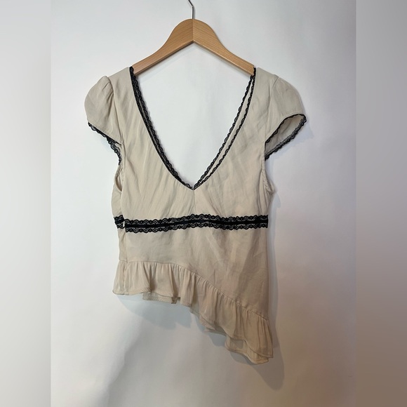 Kimchi Blue Cora Asymmetrical Ruffle Lace-Trim Blouse | Size S - Picture 9 of 16